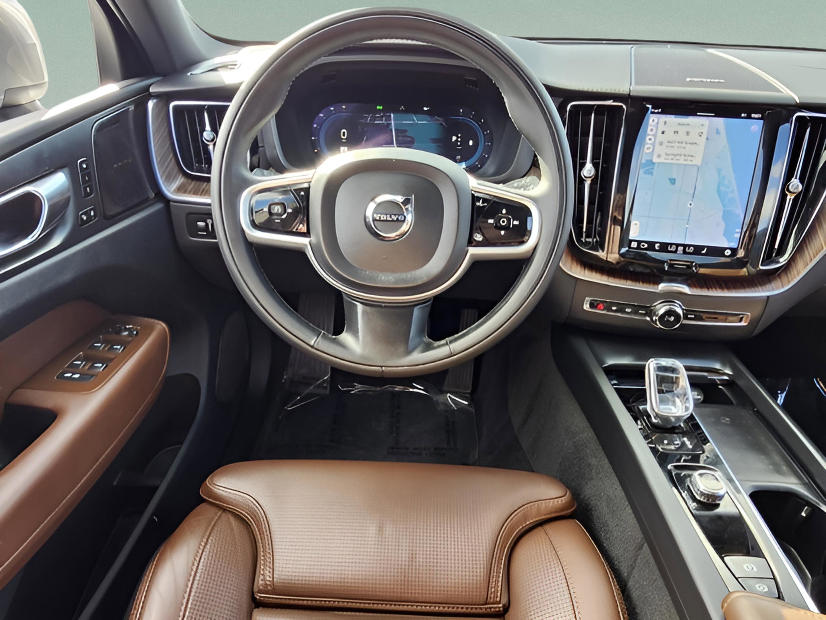 Used 2022 Volvo XC60 B5 Inscription w/ Advanced Package image 12