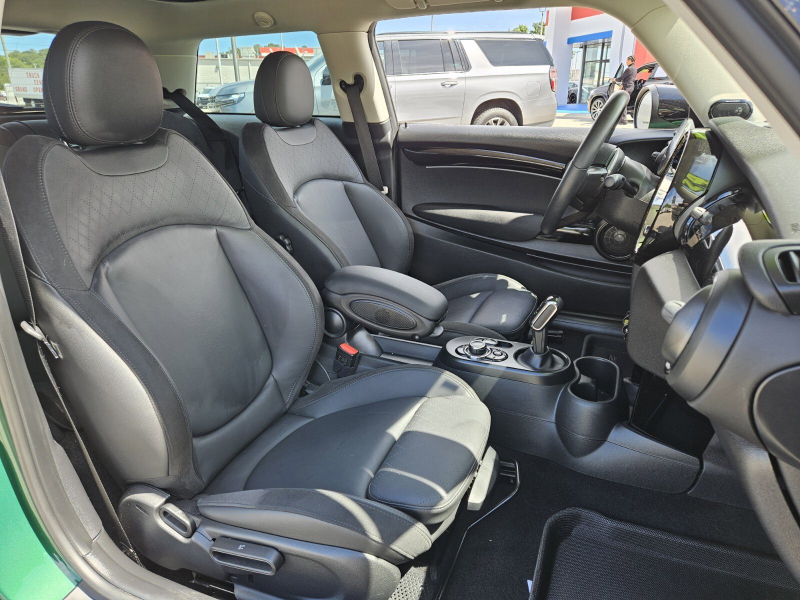 Used 2024 MINI Cooper SE FWD image 19