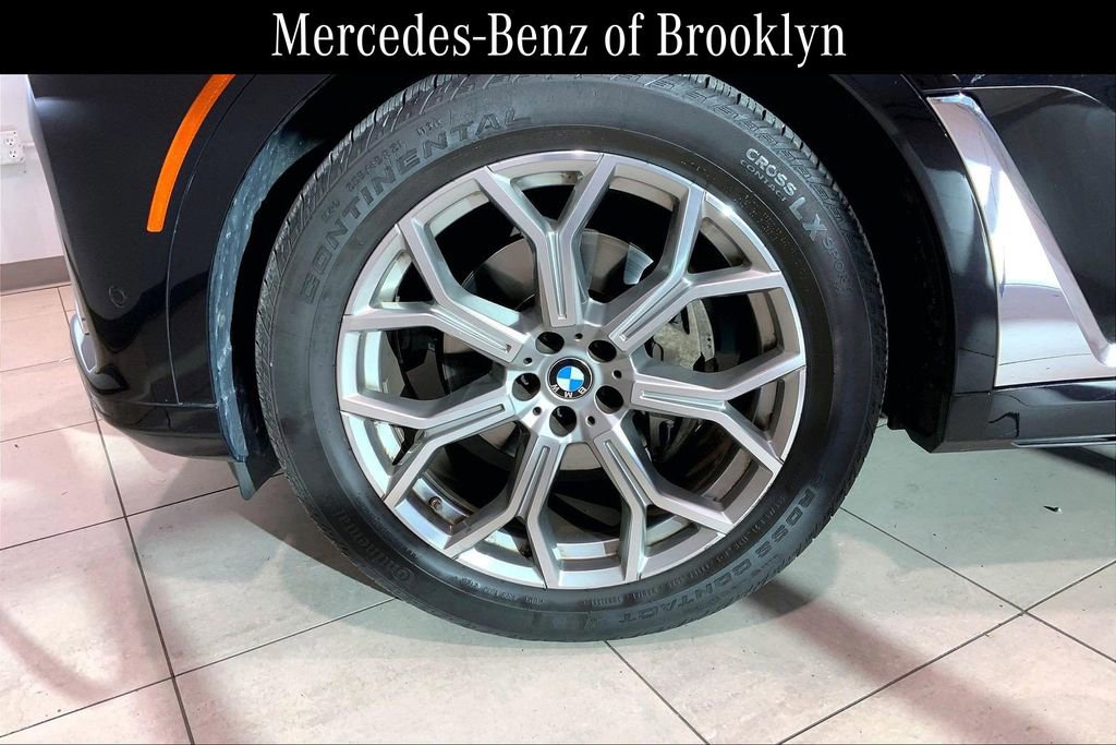 Used 2021 BMW X7 xDrive40i w/ Premium Package 2 image 11