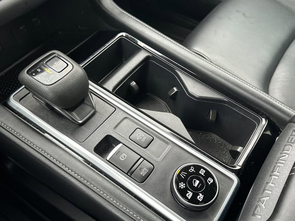 Used 2024 Nissan Pathfinder SL image 22