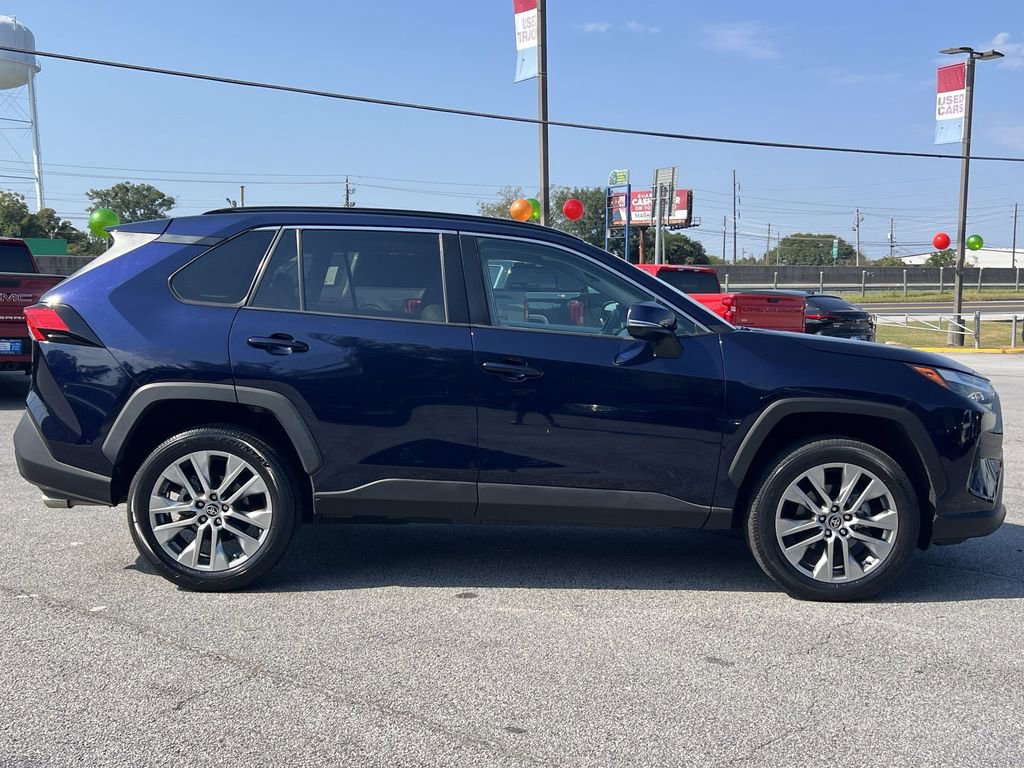 Used 2022 Toyota RAV4 XLE Premium image 9