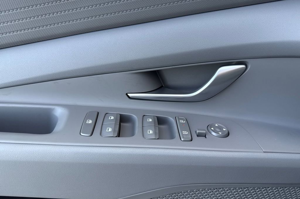 New 2026 Hyundai Elantra SE image 8