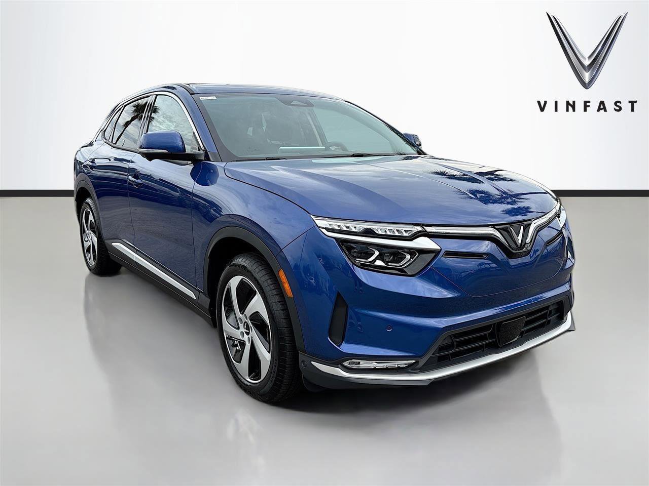 New 2025 VinFast VF 8 Eco