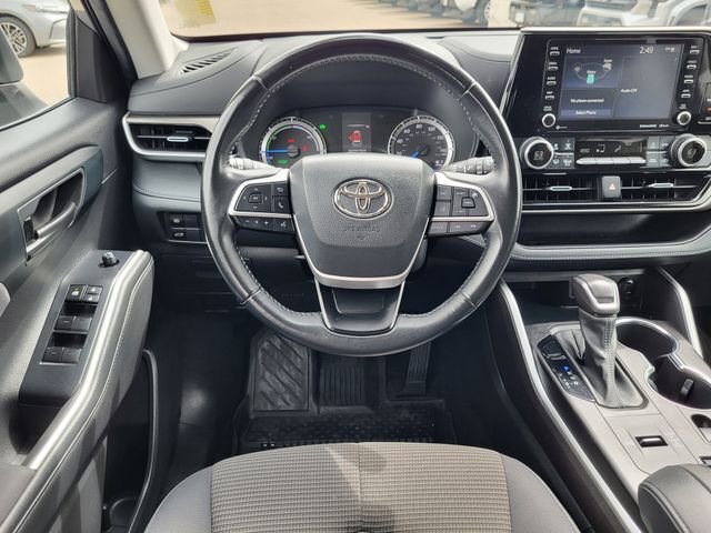 Used 2022 Toyota Highlander LE AWD/4WD image 26