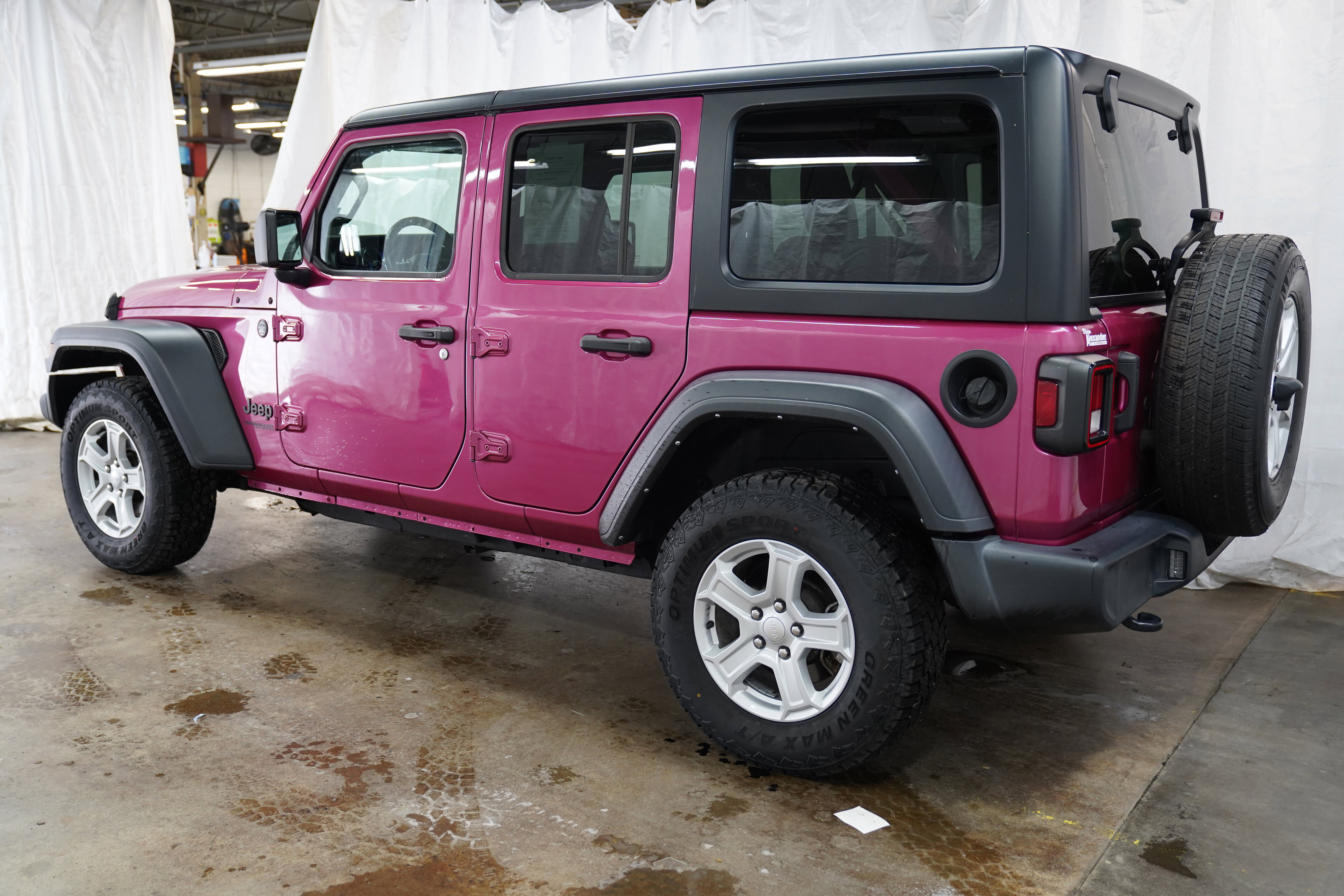 Used 2022 Jeep Wrangler Unlimited Sport AWD/4WD image 9