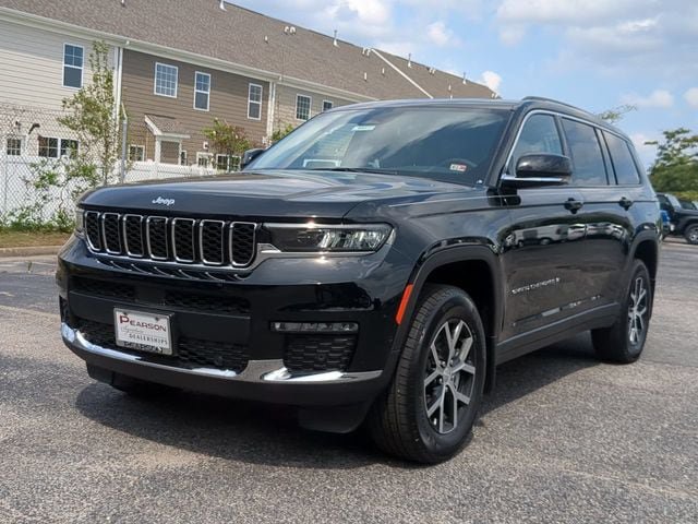 Used 2023 Jeep Grand Cherokee L Limited w/ Luxury Tech Group II AWD/4WD image 7