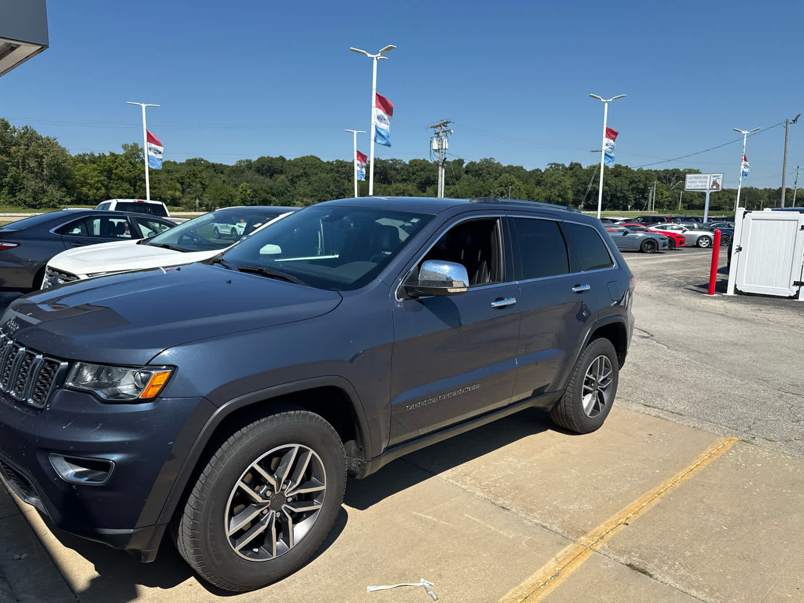 Used 2020 Jeep Grand Cherokee Limited AWD/4WD image 8