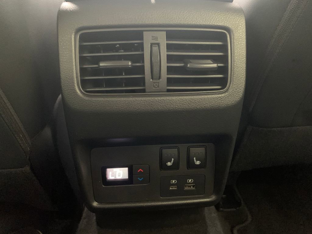 Used 2023 Nissan Rogue Platinum w/ Platinum Premium Package image 23