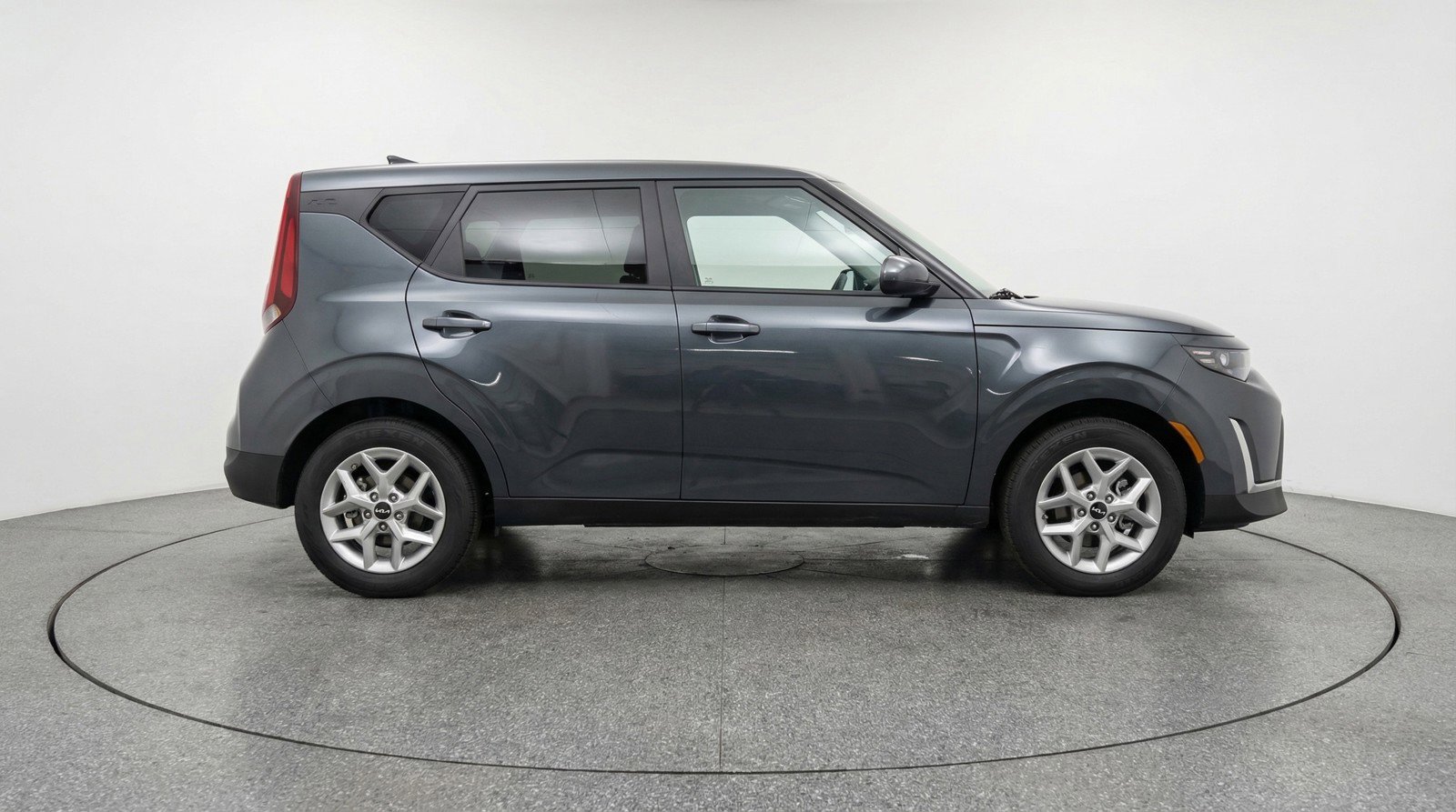 Used 2025 Kia Soul LX w/ LX Technology Package FWD image 11