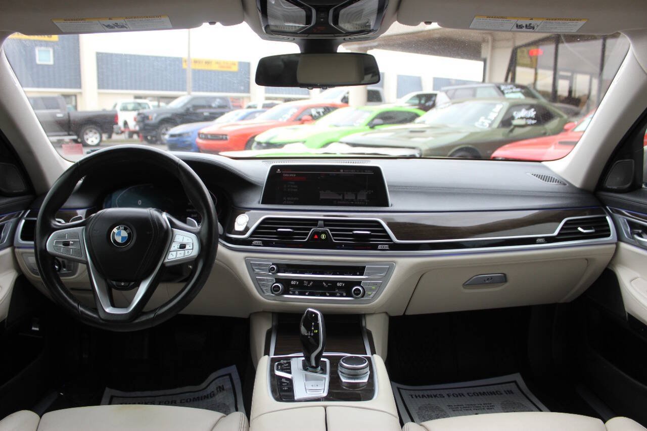 Used 2022 BMW 740i xDrive AWD/4WD image 33