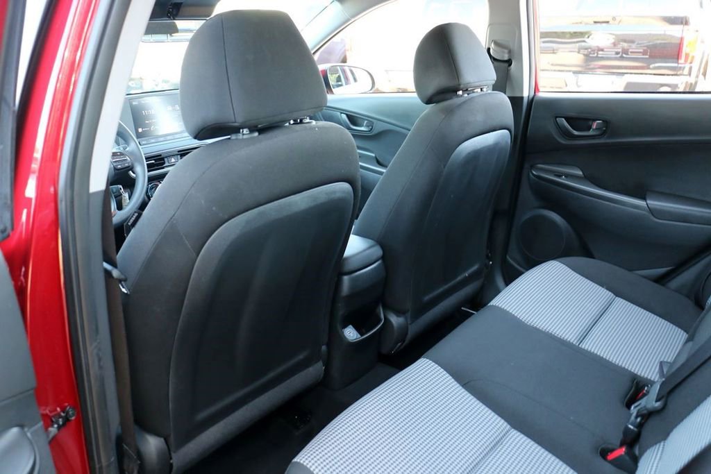 Used 2023 Hyundai Kona SE AWD/4WD image 19