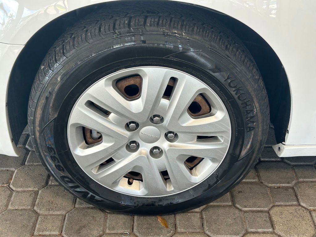 Used 2020 Dodge Grand Caravan SE w/ Rear Park Assist Package image 17