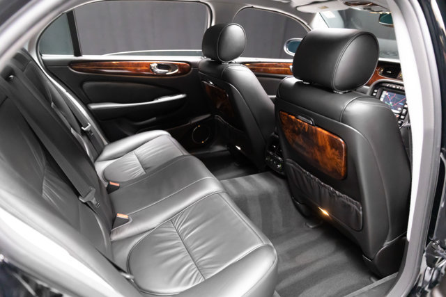 Used 2005 Jaguar XJ8 RWD image 62