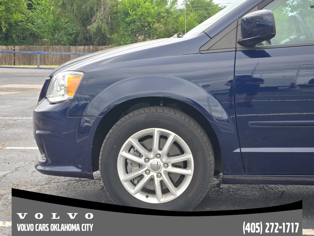 Used 2016 Dodge Grand Caravan SXT w/ Rear Park Assist Package FWD image 6