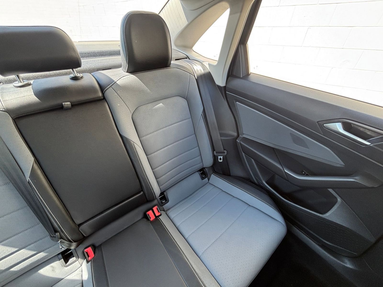 Used 2025 Volkswagen Jetta SE image 37