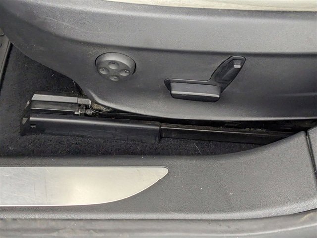 Used 2015 Tesla Model S 85D image 13