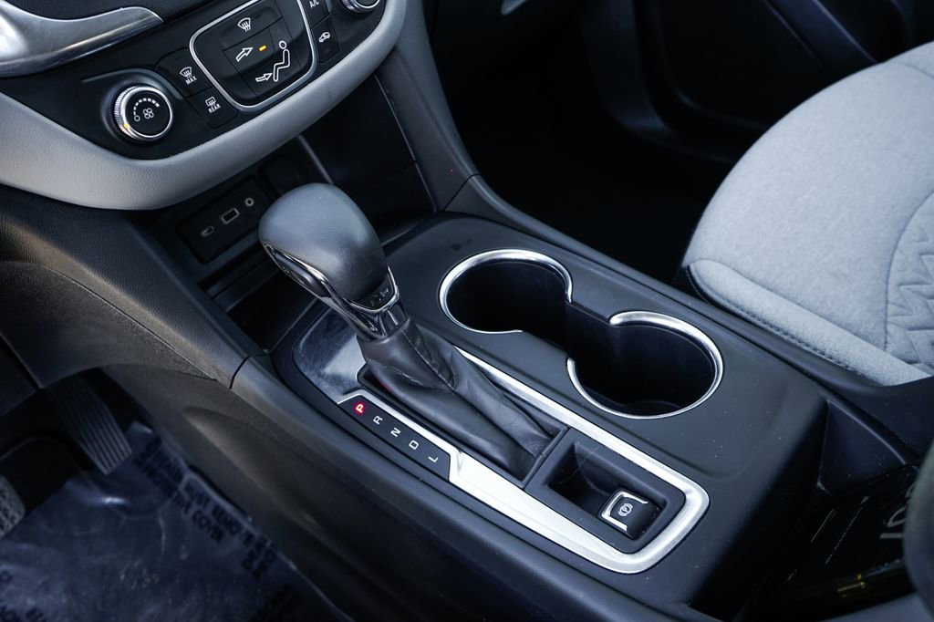 Used 2022 Chevrolet Equinox LS w/ LS Convenience Package FWD image 30