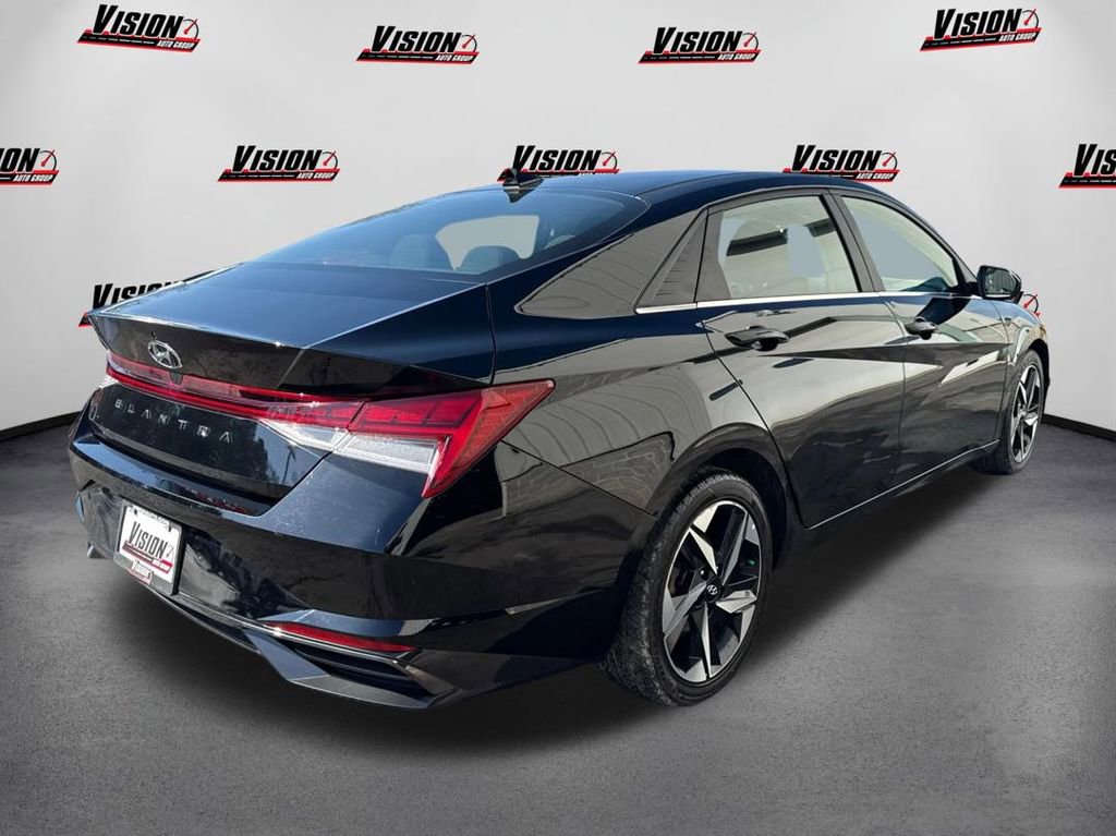 Used 2021 Hyundai Elantra SEL w/ Convenience + Premium Package image 5