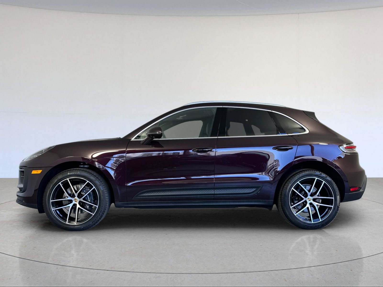 Certified 2026 Porsche Macan AWD/4WD image 2