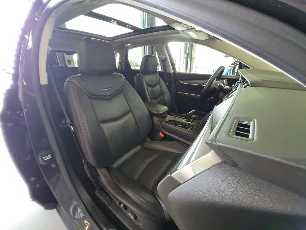 Used 2018 Cadillac XT5 Luxury w/ Driver Awareness Package AWD/4WD image 30