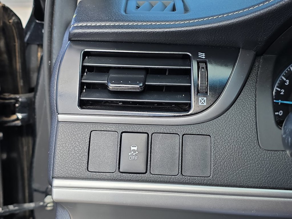 Used 2012 Toyota Camry SE FWD image 16