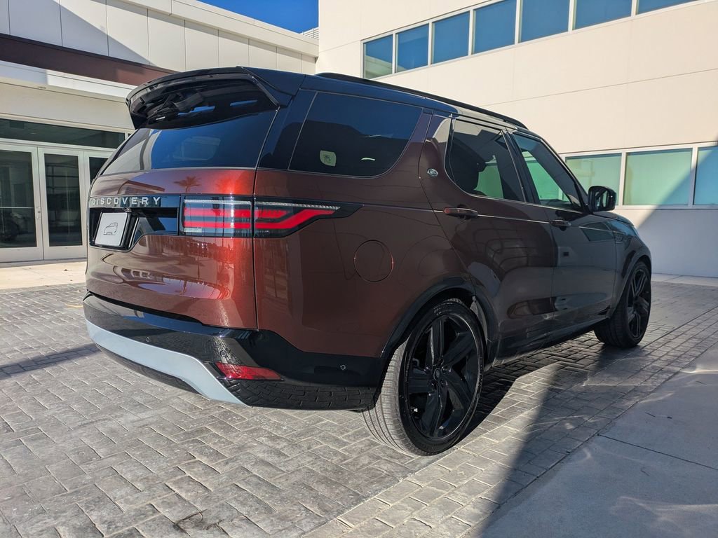 New 2026 Land Rover Discovery Limited Edition image 4