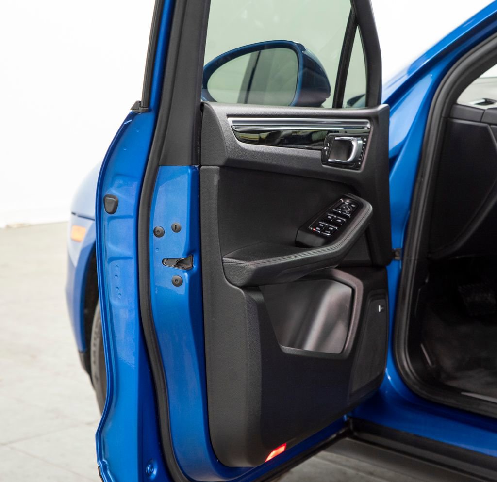 Used 2018 Porsche Macan S image 8