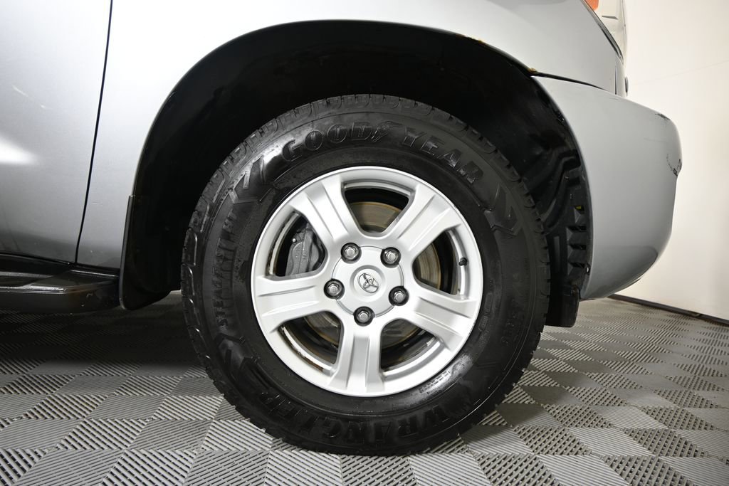 Used 2016 Toyota Sequoia SR5 AWD/4WD image 11