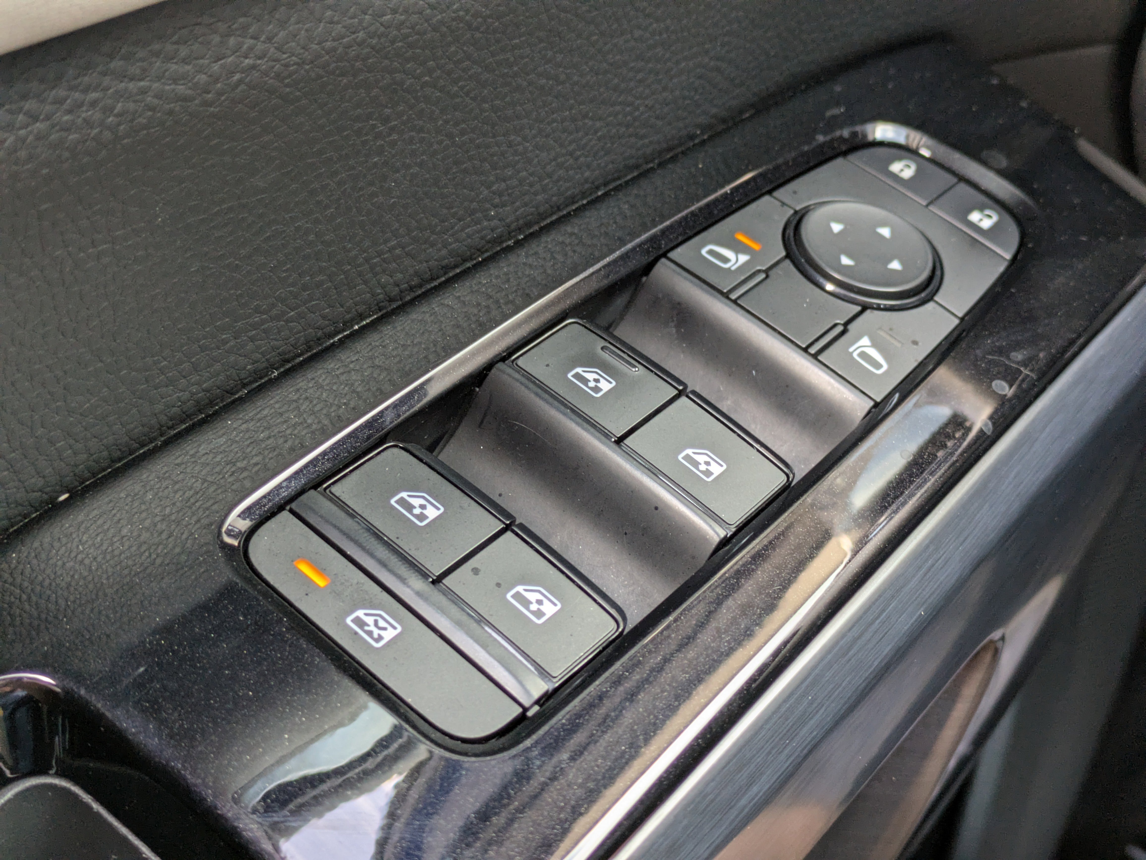 Used 2022 Nissan Pathfinder SL image 23