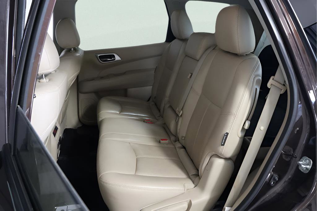 Used 2020 Nissan Pathfinder Platinum FWD image 20