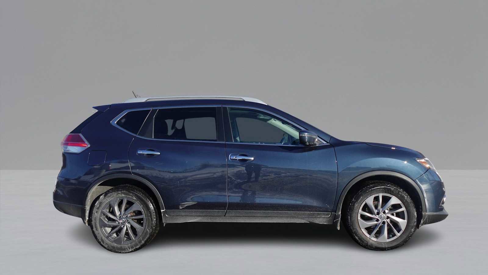 Used 2016 Nissan Rogue SL w/ SL Premium Package image 4