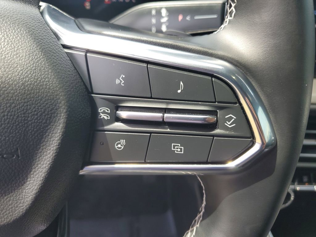 Used 2025 Chevrolet Traverse LT w/ Midnight/Sport Edition image 32