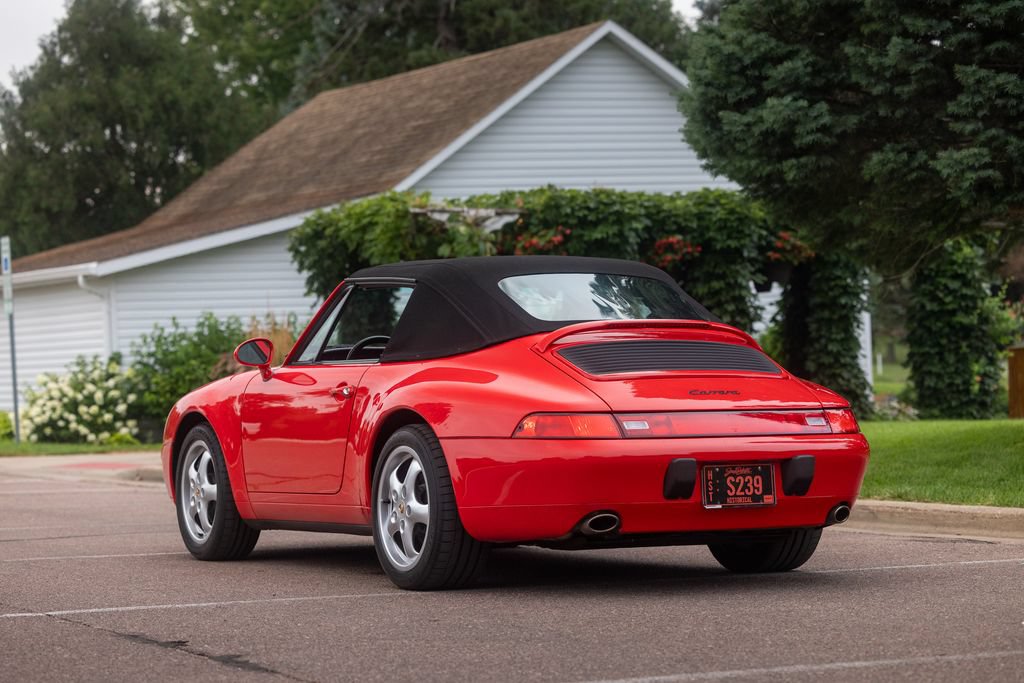 Used 1995 Porsche 911 Carrera RWD image 21