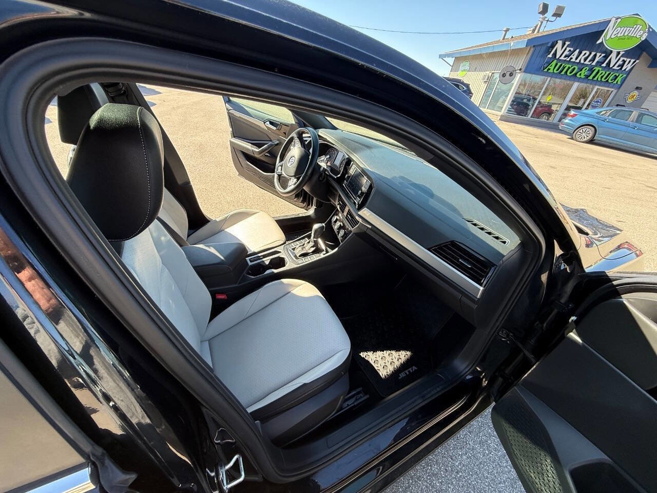 Used 2019 Volkswagen Jetta R-Line FWD image 14