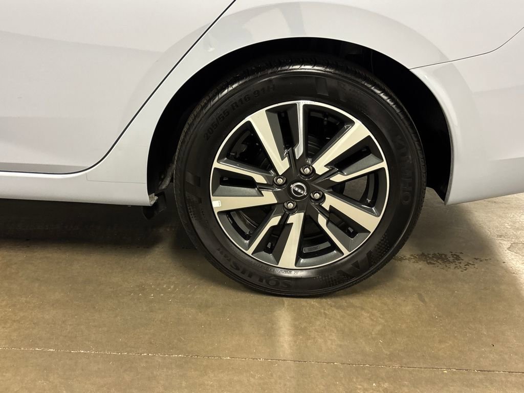 Used 2025 Nissan Versa SV image 14