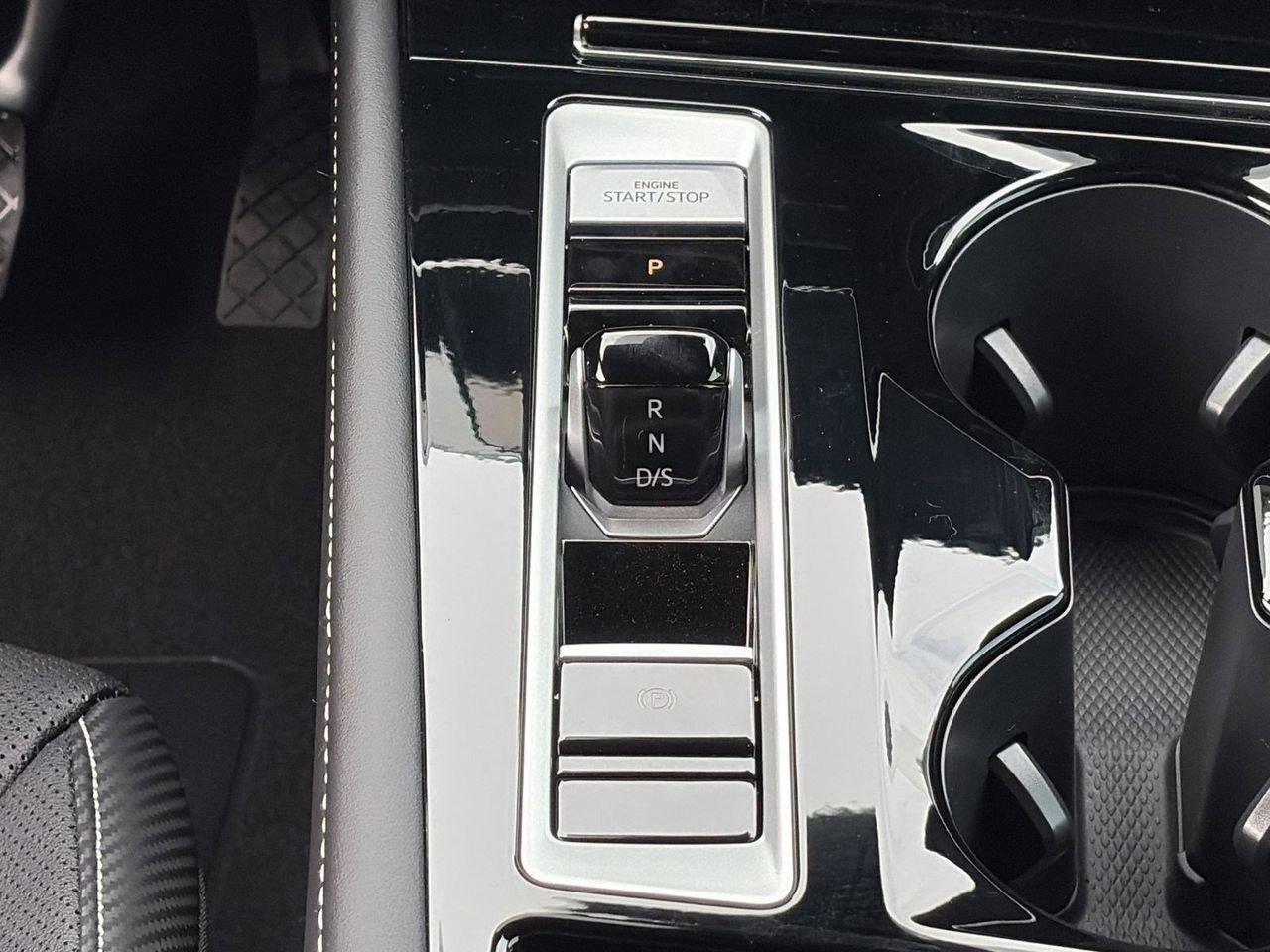 New 2026 Volkswagen Atlas Cross Sport SE image 25