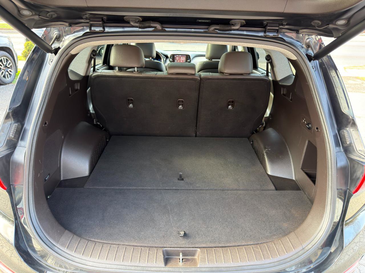 Used 2019 Hyundai Santa Fe Limited AWD/4WD image 13