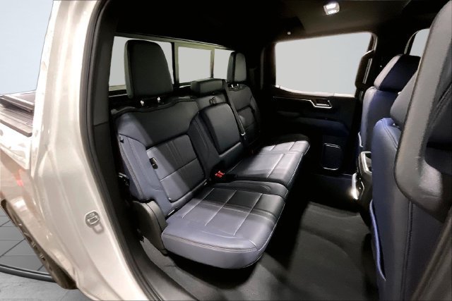 Used 2024 Chevrolet Silverado 1500 High Country w/ Technology Package AWD/4WD image 29