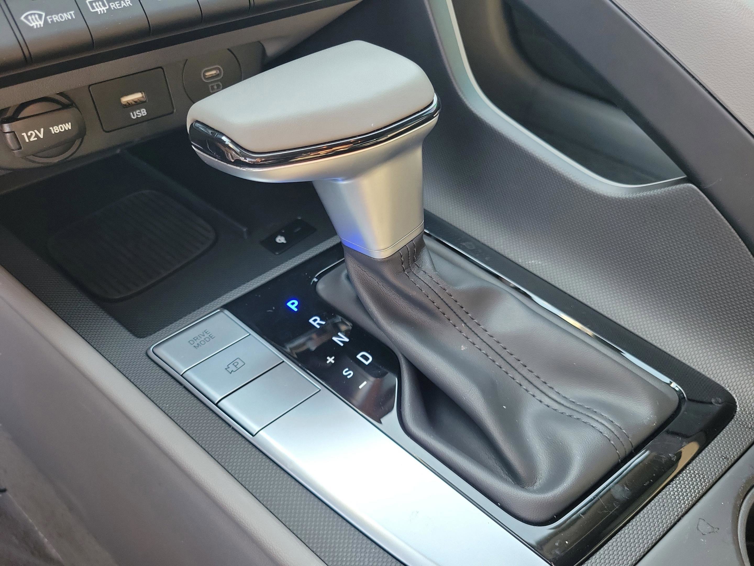 Certified 2025 Hyundai Elantra Sport image 29