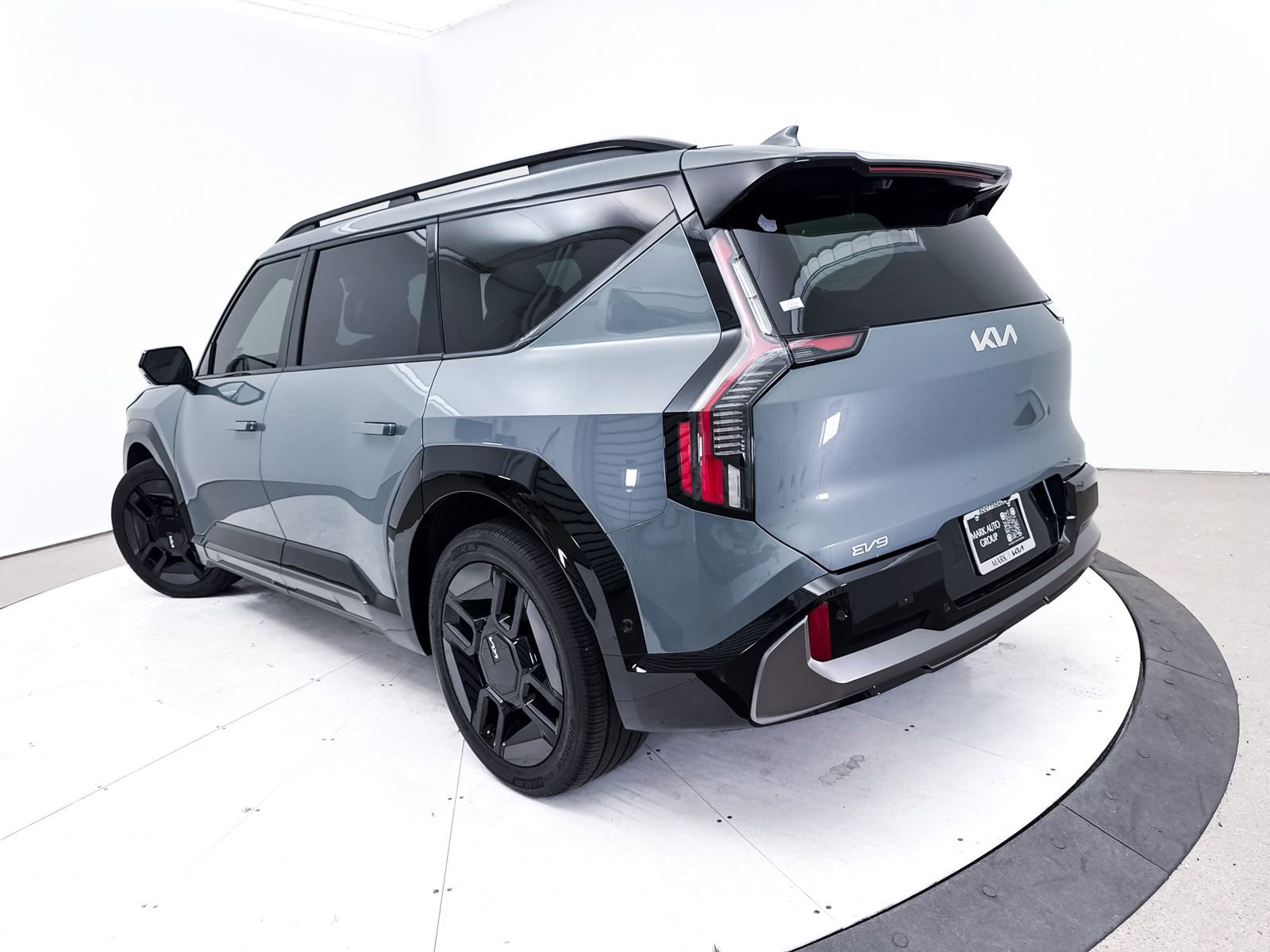 Used 2024 Kia EV9 GT-Line image 2