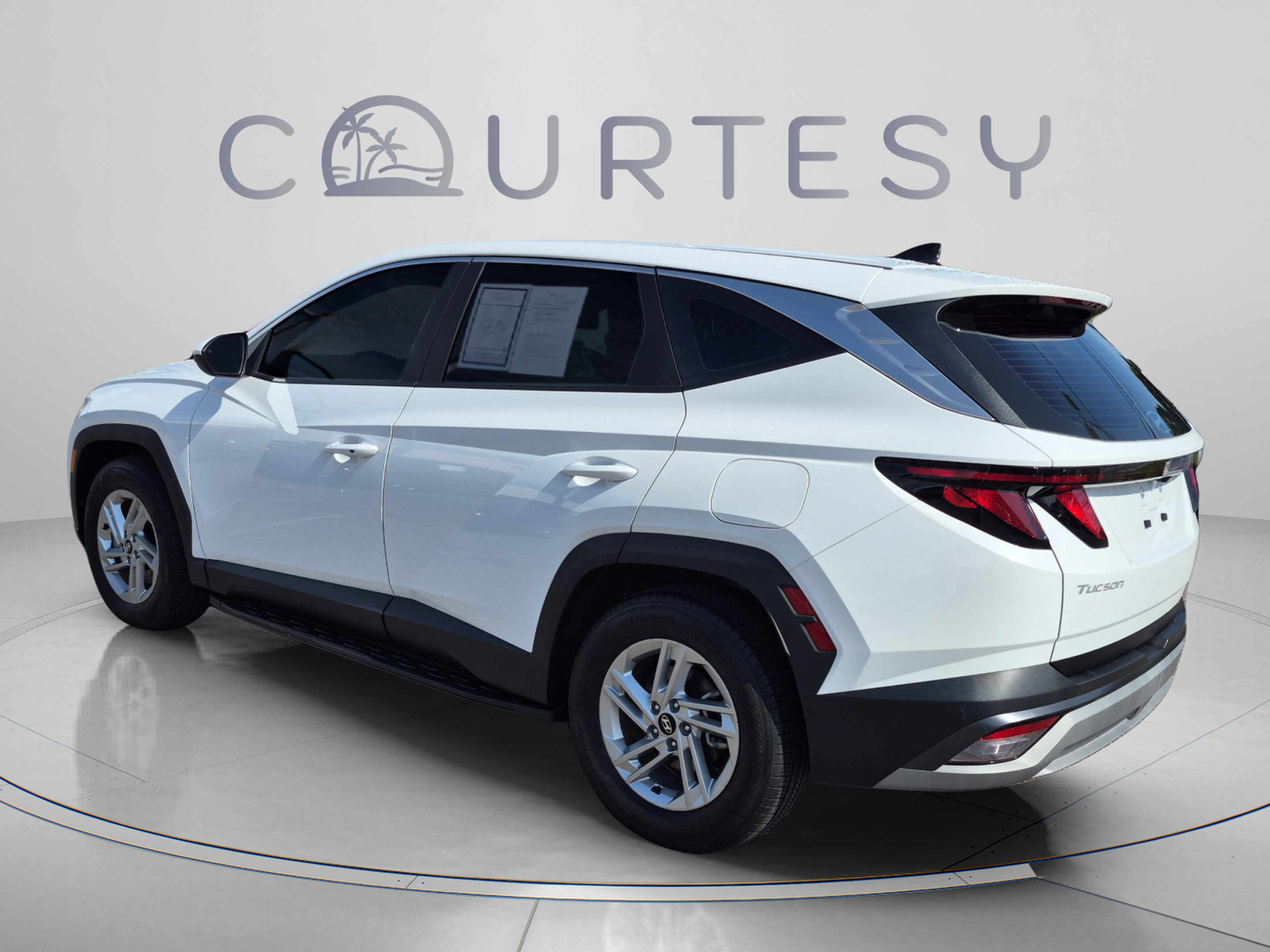 Certified 2026 Hyundai Tucson SE FWD image 3