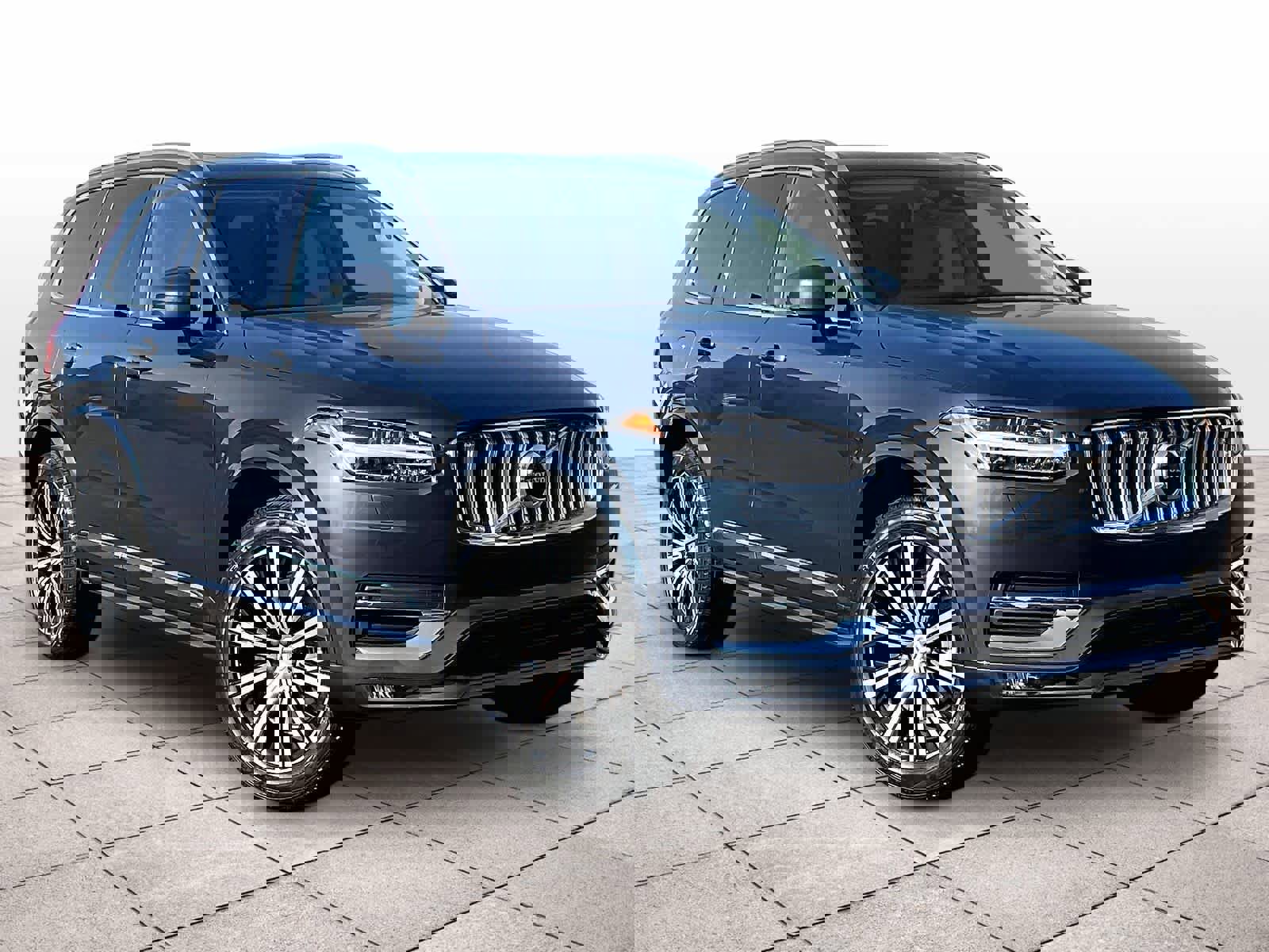 Used 2025 Volvo XC90 B6 Core w/ Climate Package image 2