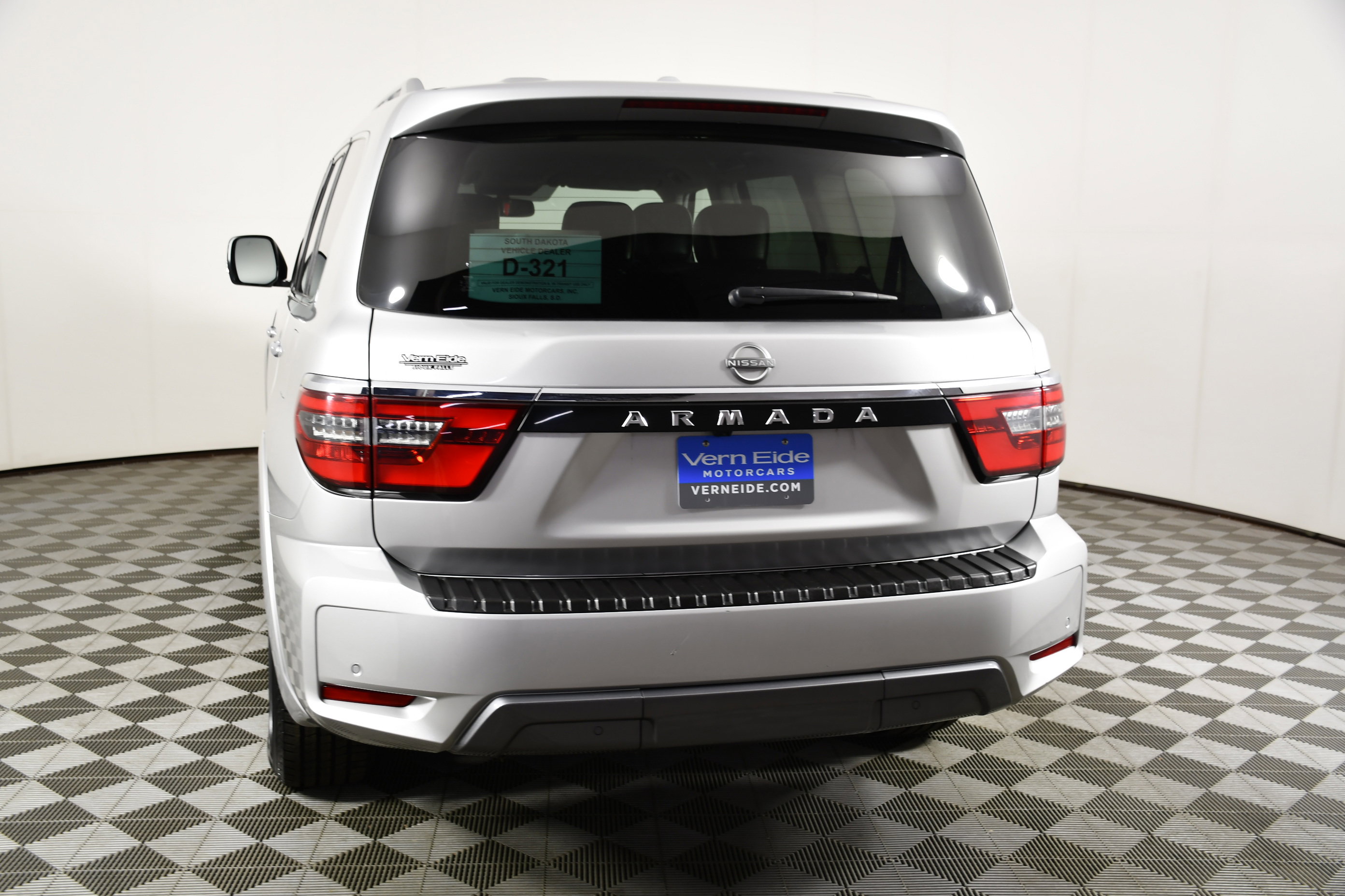 Used 2024 Nissan Armada SV image 7