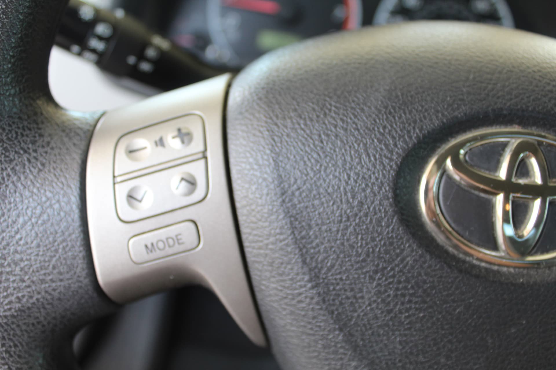 Used 2012 Toyota Corolla LE w/ Premium Pkg FWD image 28
