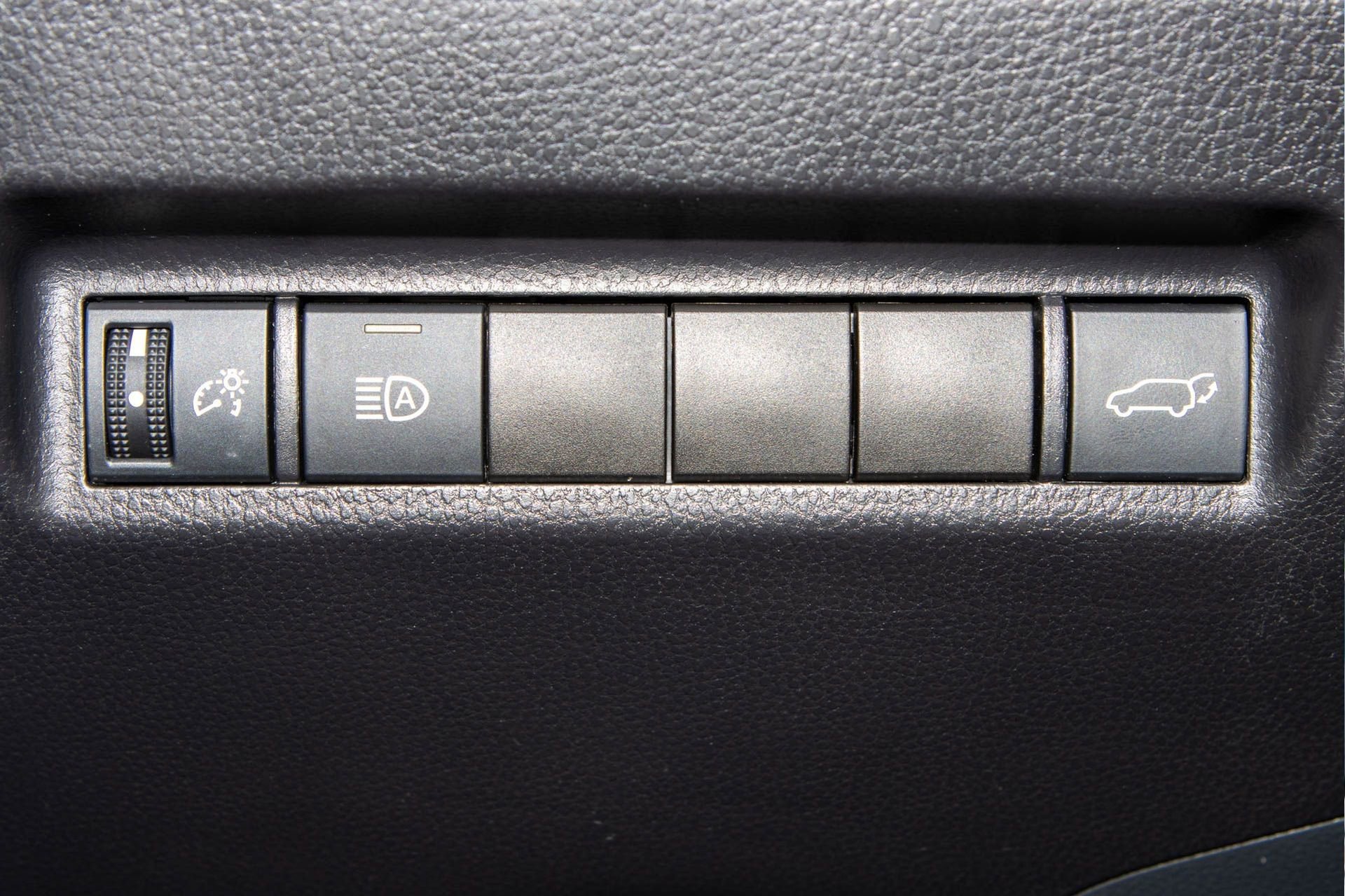 Used 2021 Toyota RAV4 XLE Premium image 28