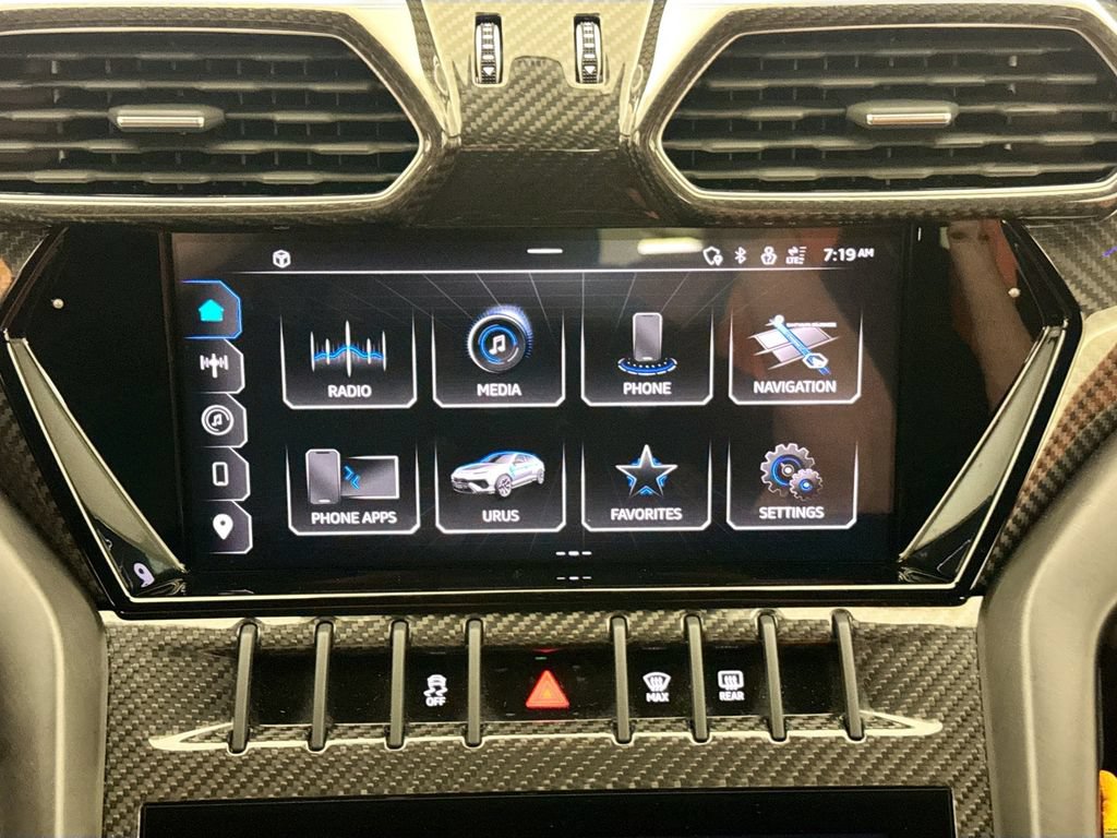 Used 2023 Lamborghini Urus Performante AWD/4WD image 15