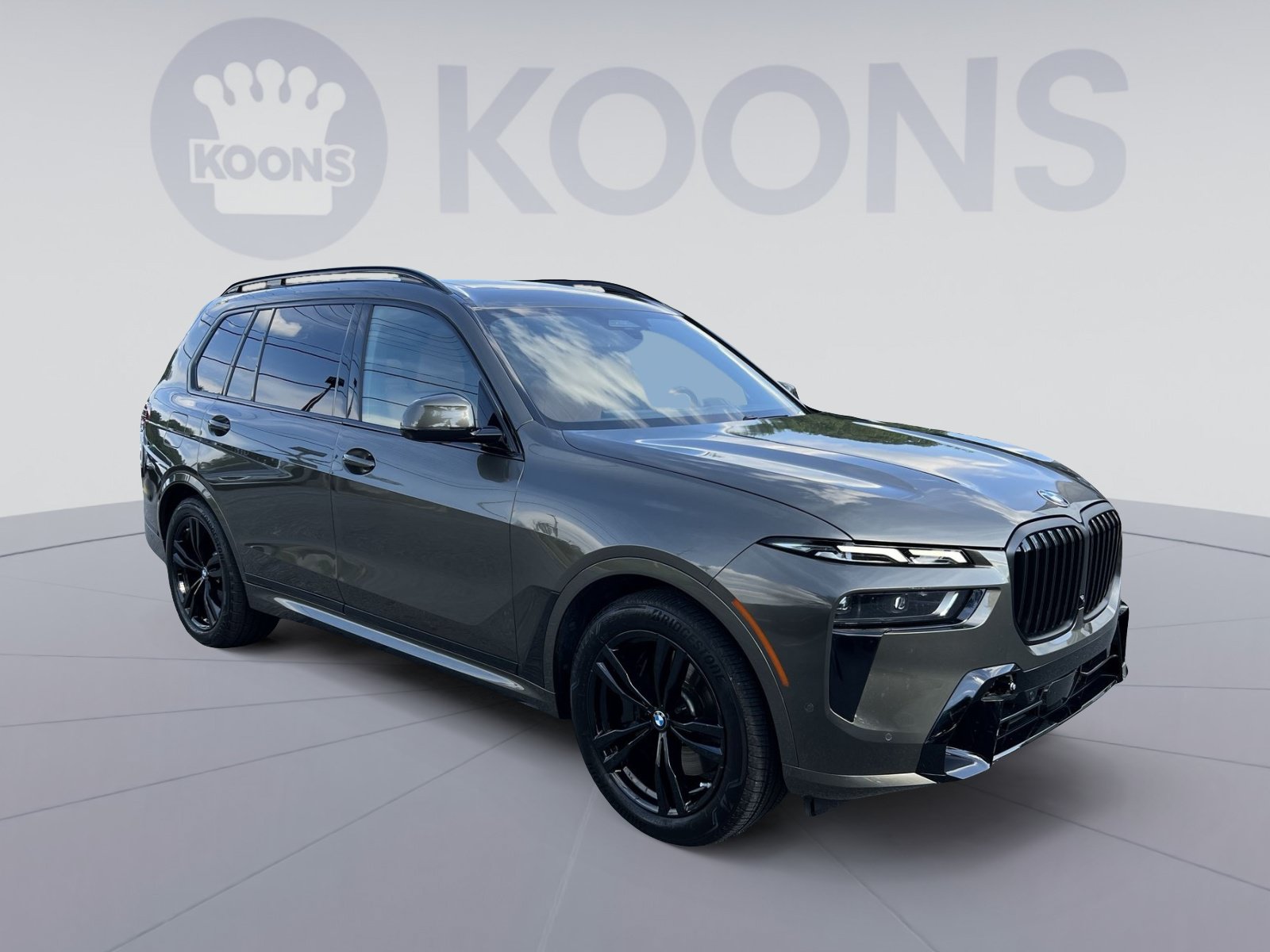 Used 2023 BMW X7 xDrive40i w/ M Sport Package AWD/4WD image 10