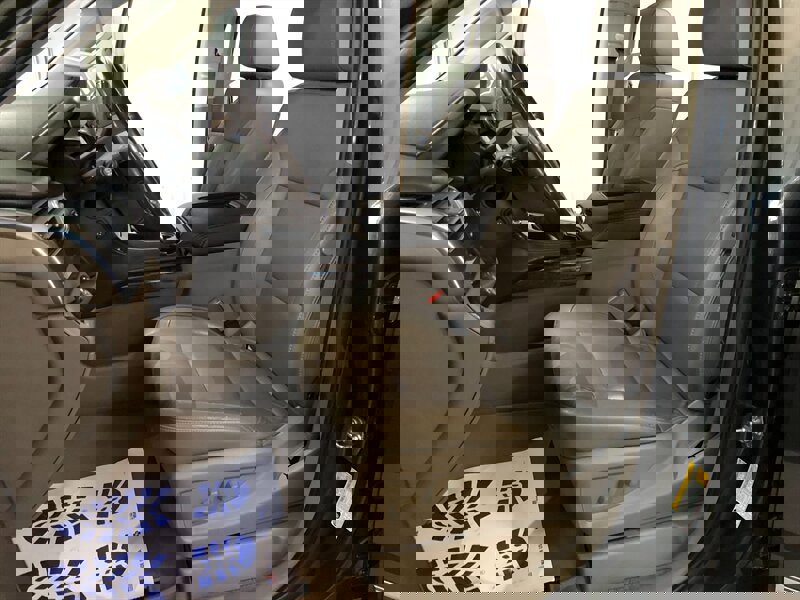 Used 2019 Chevrolet Suburban LT w/ LT Signature Package image 17