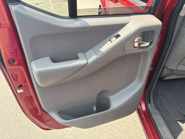 Used 2019 Nissan Frontier SV image 16