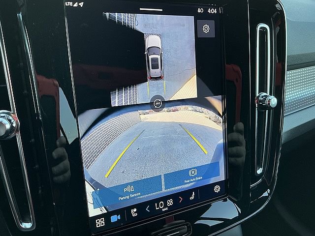 Certified 2025 Volvo XC40 B5 Plus image 28